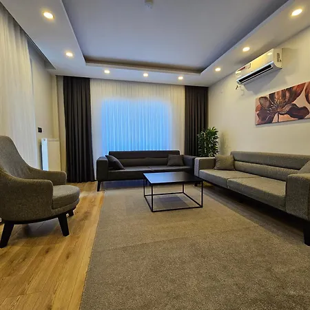 New Flat&large Living Space 2-3 Near By Lara Apartment *