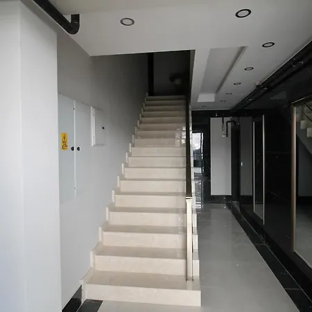 Apartment New Flat&large Living Space 2-3 Near By Lara *