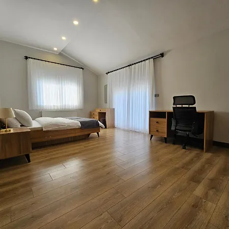 Apartment New Flat&large Living Space 2-3 Near By Lara