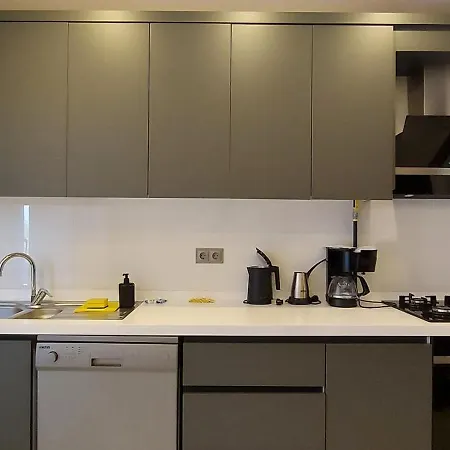 Apartment New Flat&large Living Space 2-3 Near By Lara *