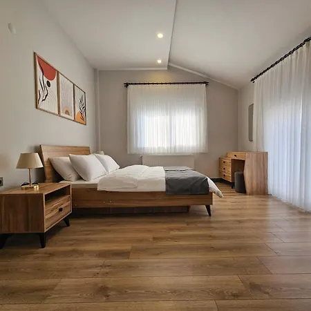 New Flat&large Living Space 2-3 Near By Lara Apartment